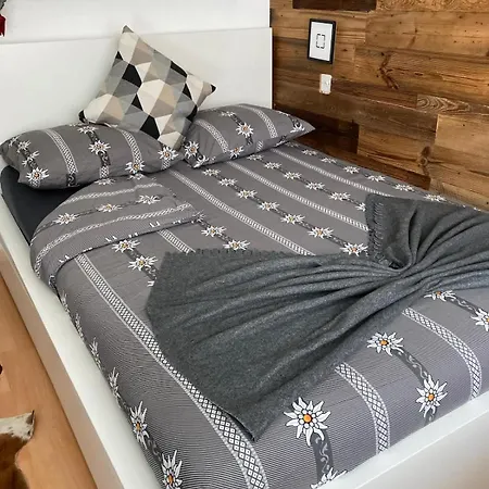 With Terrace & Matterhorn View شقة