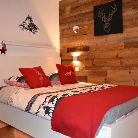 With Terrace & Matterhorn View زيرمات