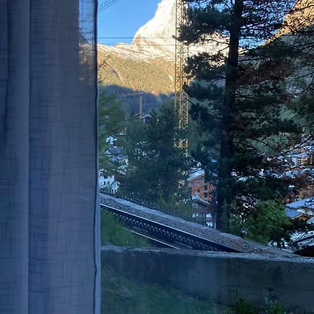 With Terrace & Matterhorn View アパート *